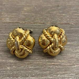 Vintage Ciner Gold Clip On Earrings
